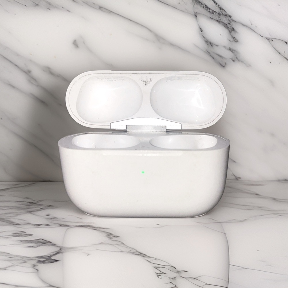 AirPods Pro Charging Case